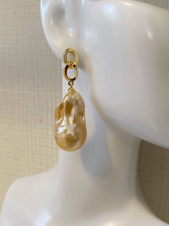 【セール】大粒　淡水バロックオイスターパール　ピアス　艶綺麗