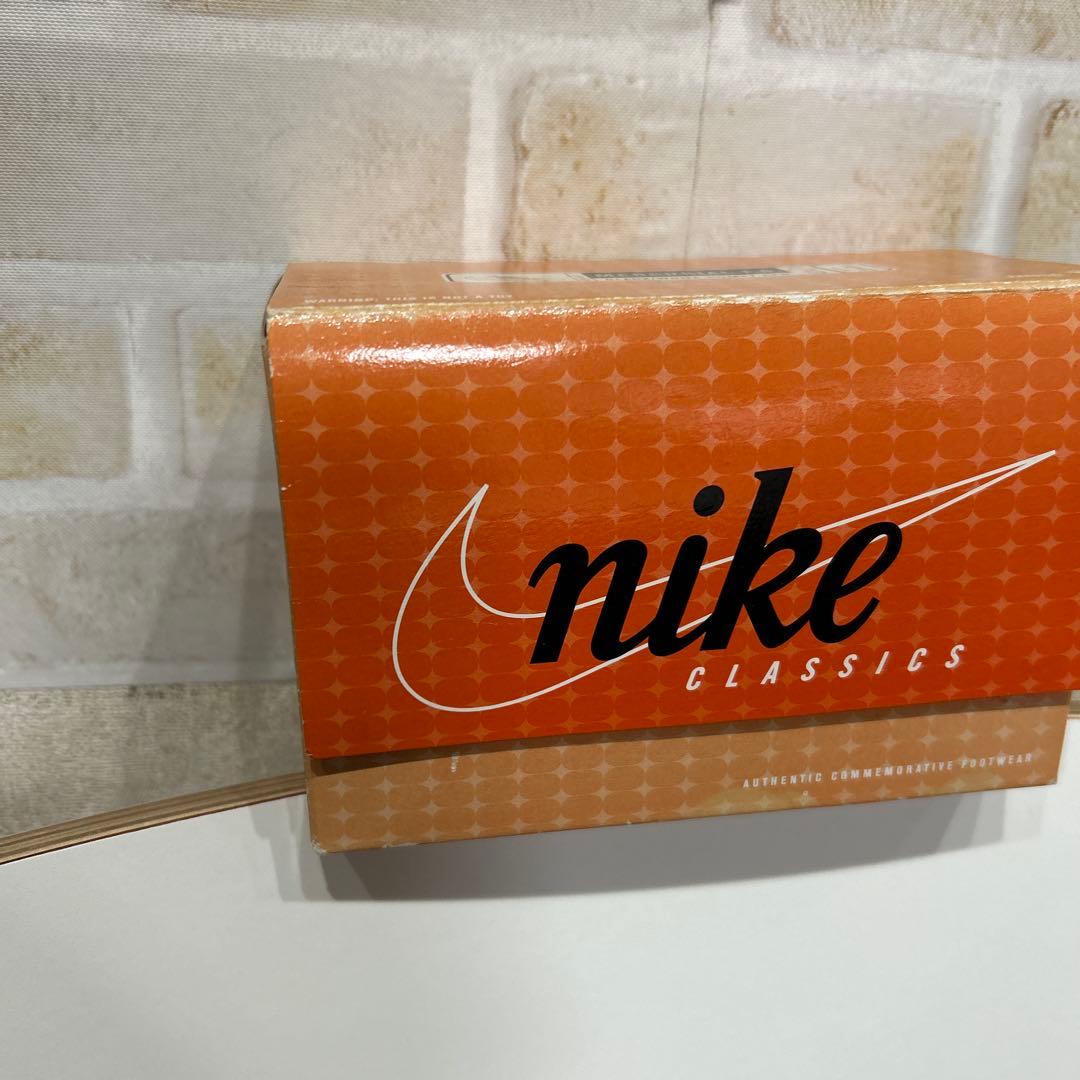 NIKE シューズ　フィギア　　箱傷のみ！