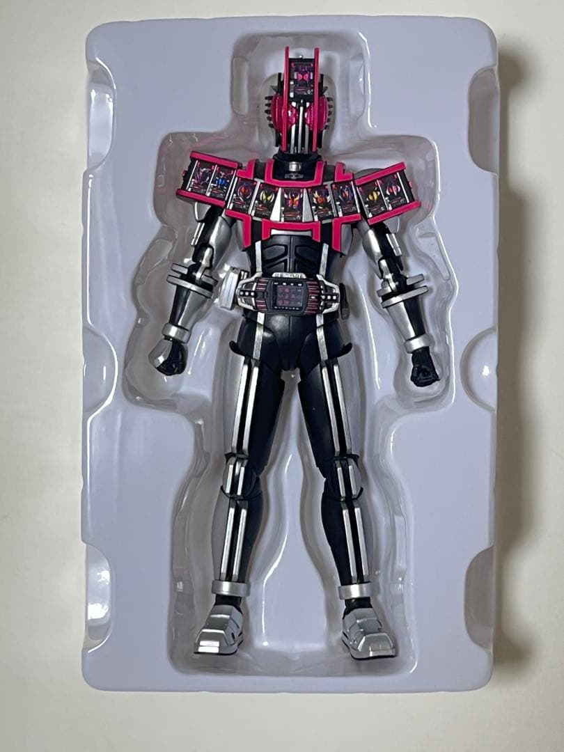 S.H.Figuarts（真骨彫製法)仮面ライダーディケイドコンプリートフォーム