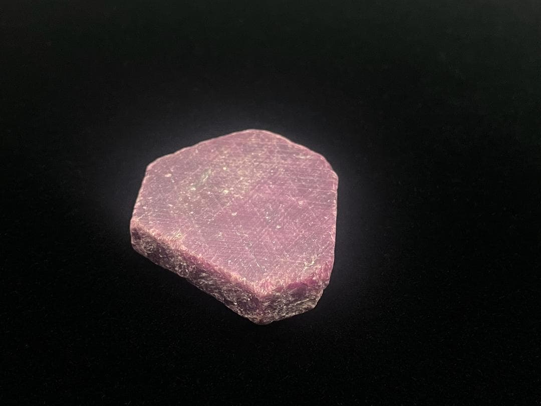 原石（ルビー）