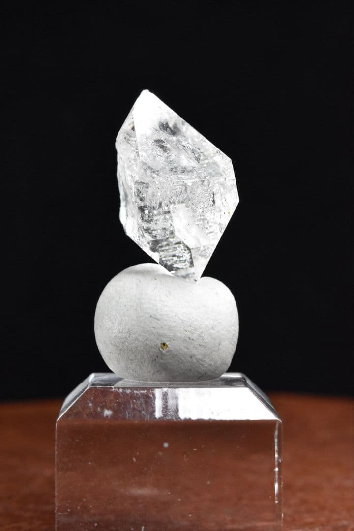 パキスタン オイルインダイアモンドクォーツ オレンジ蛍光02