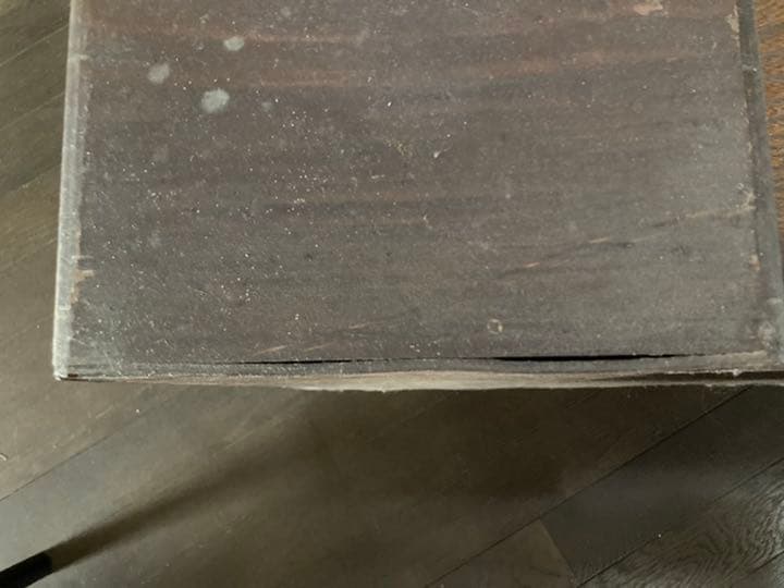 ビンテージの棚です。