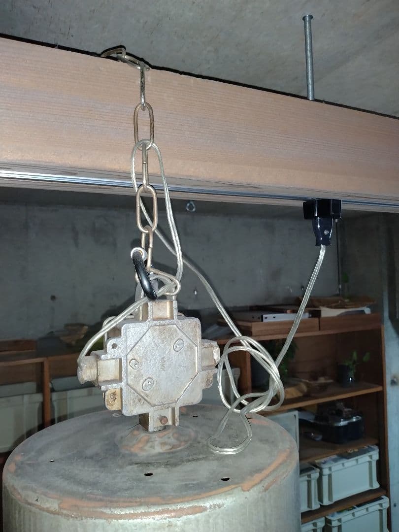 インダストリアル　シーリングライト