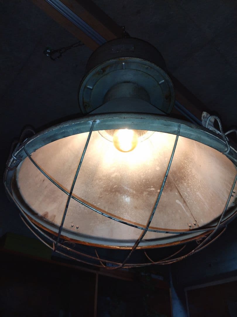 インダストリアル　シーリングライト