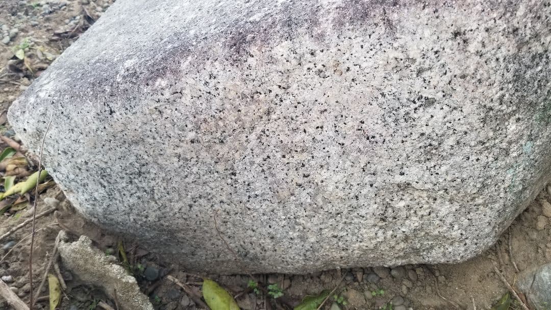 希少石、神社やお寺など境内などにも★御影石 踏み石　沓脱石