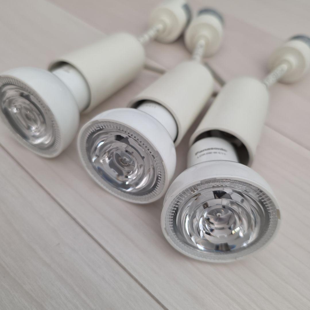 ヤマギワダクトレール　スポットライト３個電球付き（パナソニック白色相当100v）