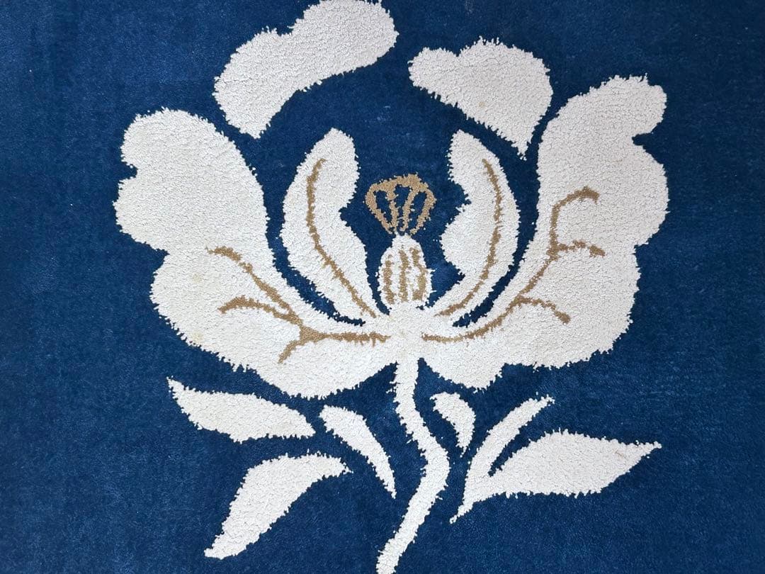 鍋島緞通 新鍋島 吉島敷物 座布団 牡丹B-1 中紺地 　-342-