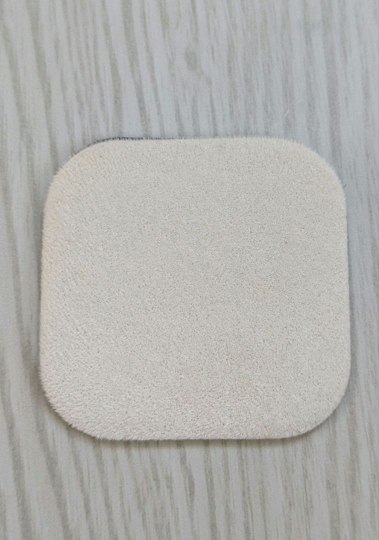 クレ・ド・ポー・ボーテ プードルコンパクトエサンシエルn