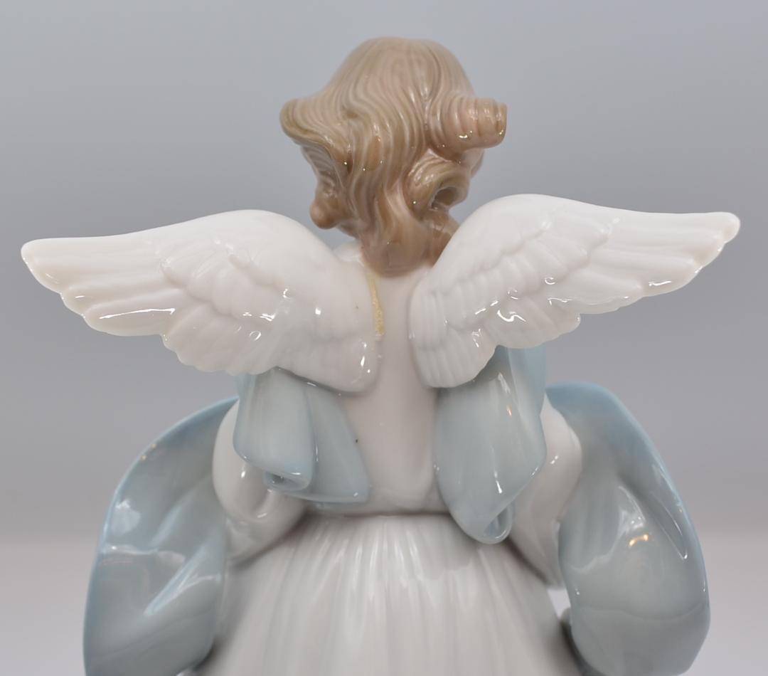 天の歌い手は喜ぶ　＃6321　No.3　★リヤドロ　スペイン　ポーセリン　箱付