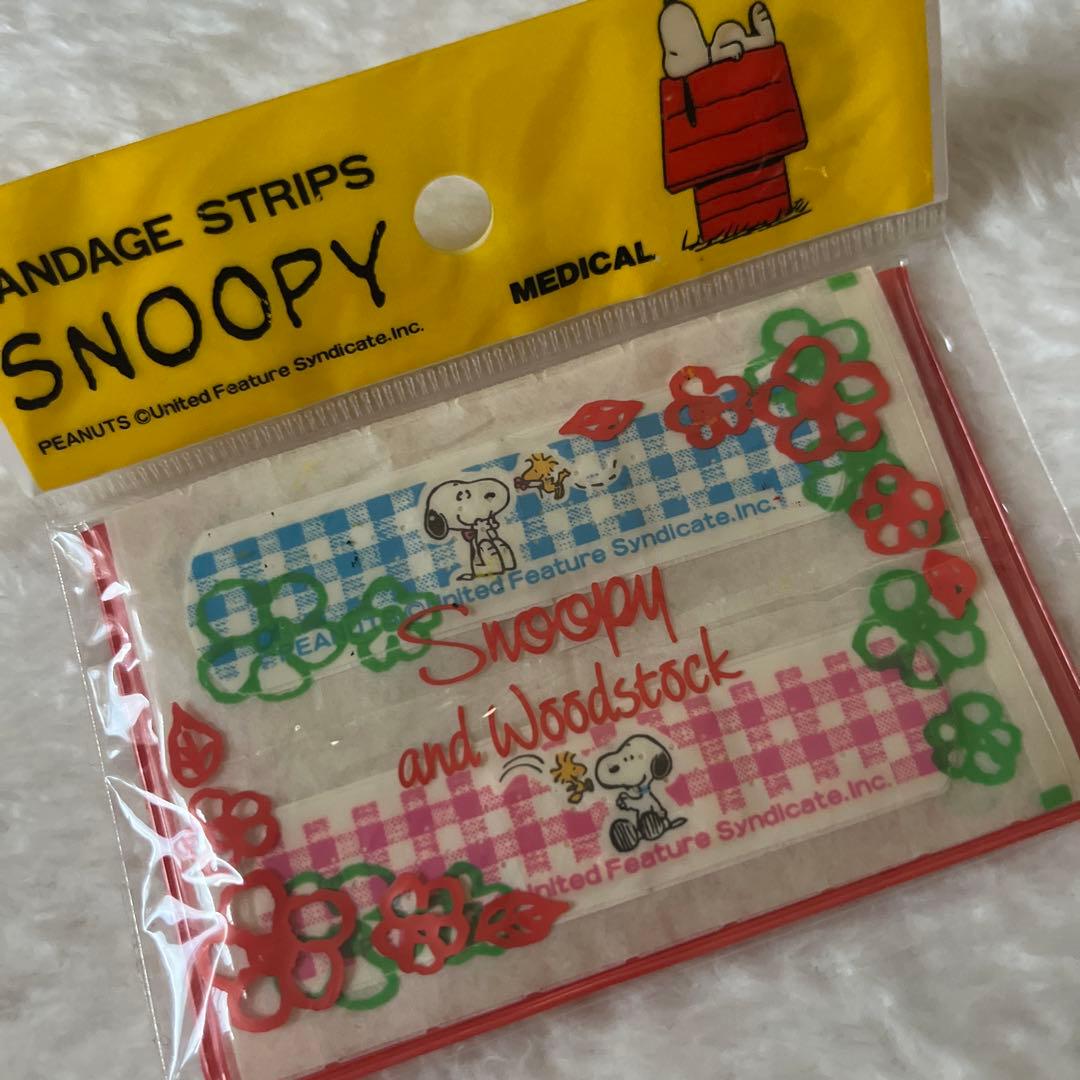 昭和レトロ SNOOPY スヌーピー 絆創膏 クリアケース入り【激レア】