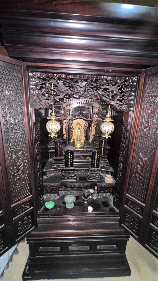 伝統的な日本仏壇です