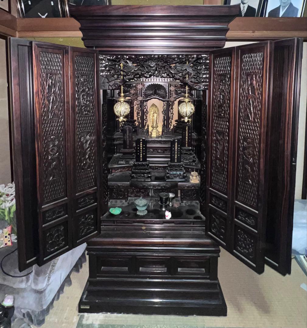 伝統的な日本仏壇です