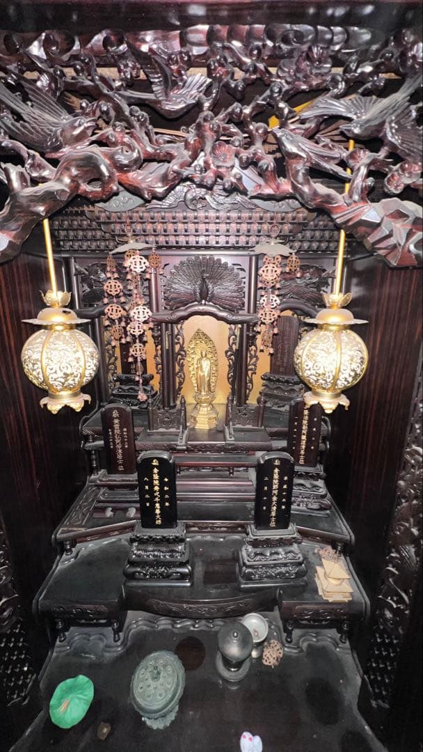 伝統的な日本仏壇です