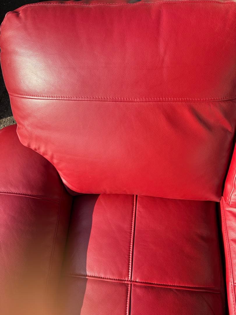 ニトリ赤いレザー 2人掛けソファ