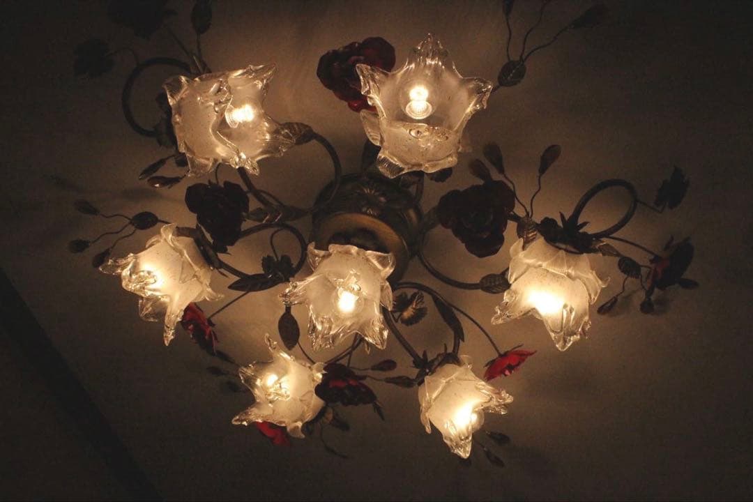 アンティーク　花の形状 シャンデリア 7灯