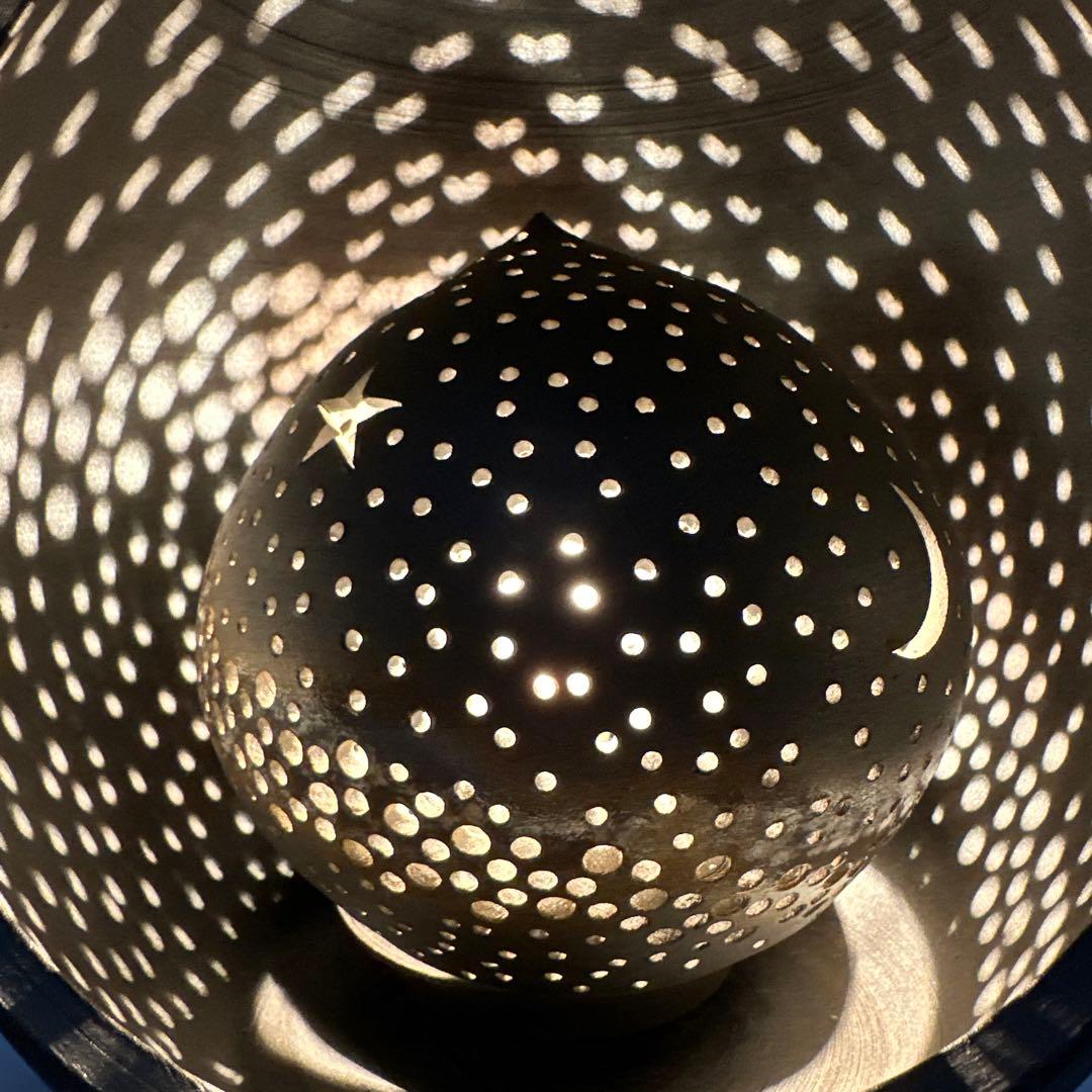 陶器製　星と月のデザインのドロップ型ランプ　間接照明　幻想的照明