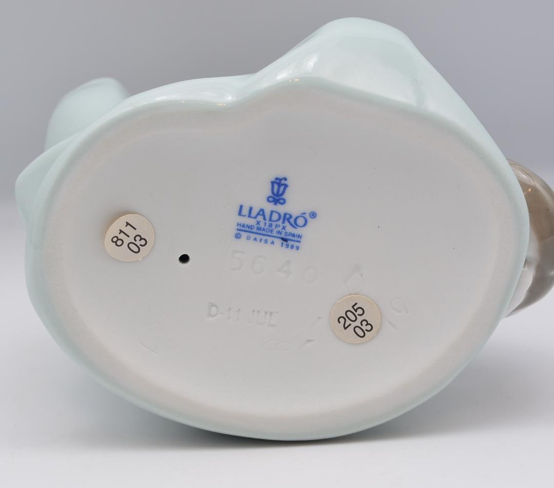 ネコのお昼寝　＃5640　★リヤドロ　スペイン　ポーセリン　ヴィンテージ