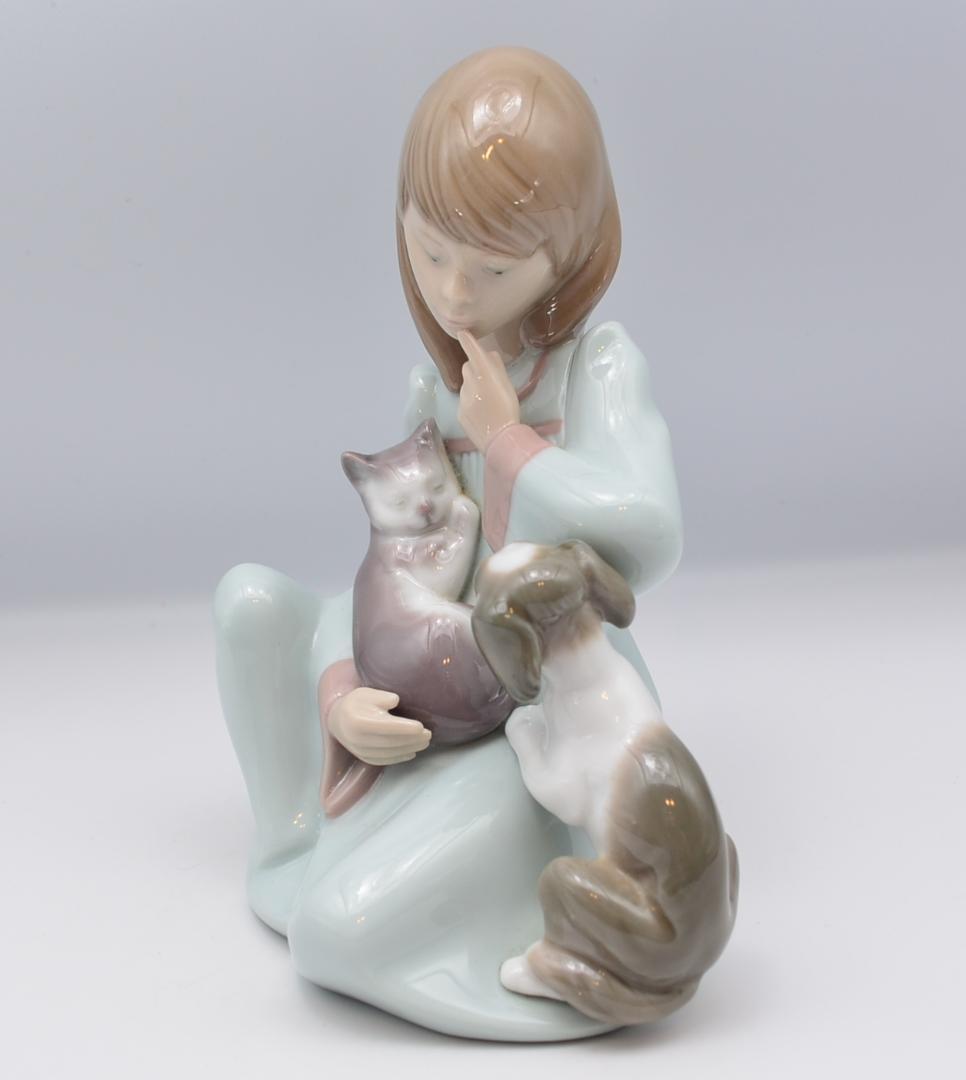 ネコのお昼寝　＃5640　★リヤドロ　スペイン　ポーセリン　ヴィンテージ