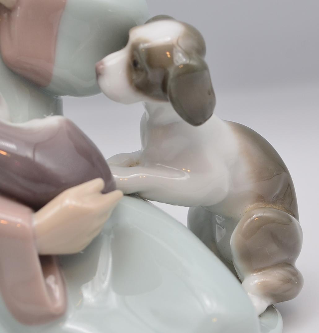 ネコのお昼寝　＃5640　★リヤドロ　スペイン　ポーセリン　ヴィンテージ