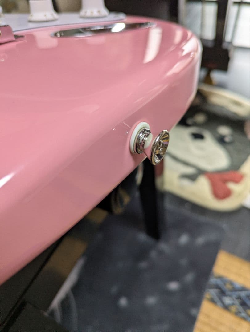 エレキギター　ピンク　セルダー　ストラトキャスタータイプ