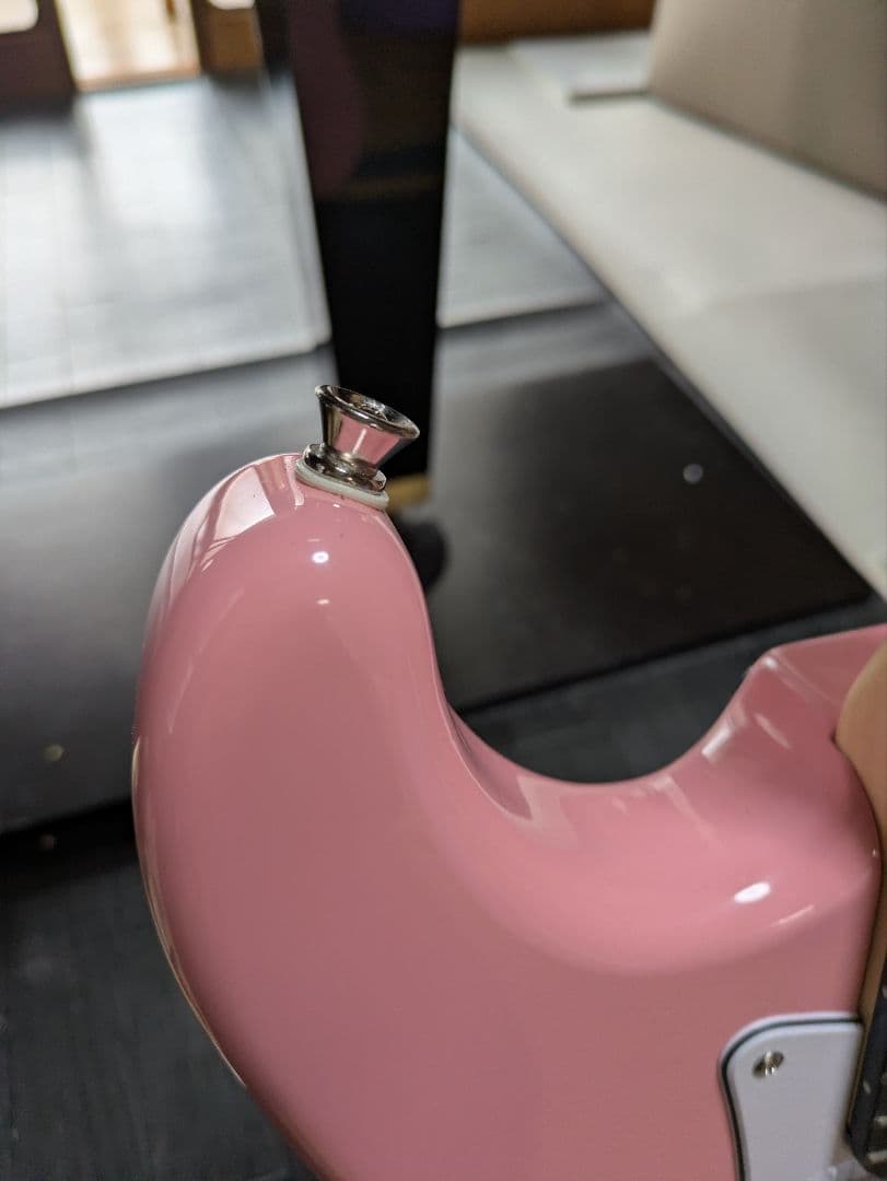 エレキギター　ピンク　セルダー　ストラトキャスタータイプ