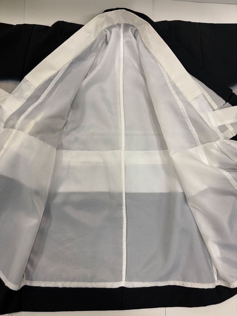 七五三　5歳男の子　着物・袴セット　黒系　兜と龍　白波　松