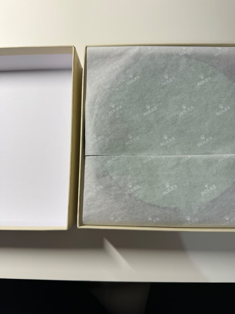 新品・未使用【ROLEX（ロレックス）レザー製のトレイ２種セット】