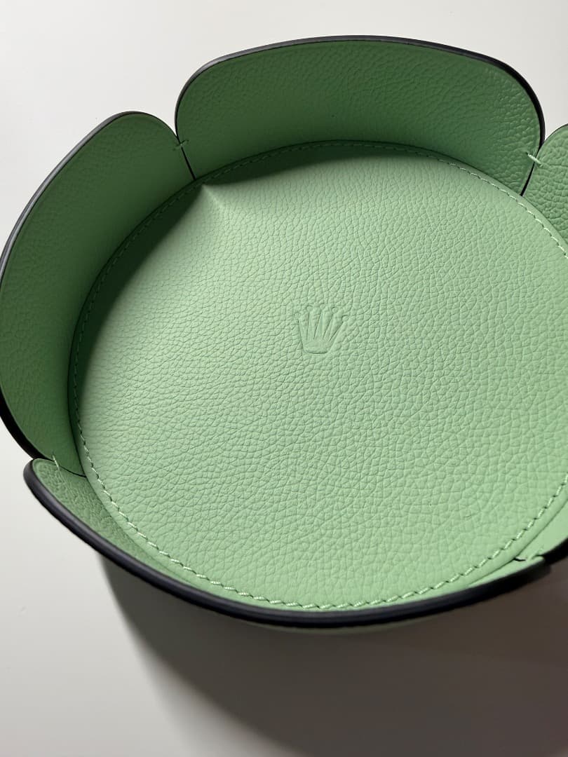 新品・未使用【ROLEX（ロレックス）レザー製のトレイ２種セット】