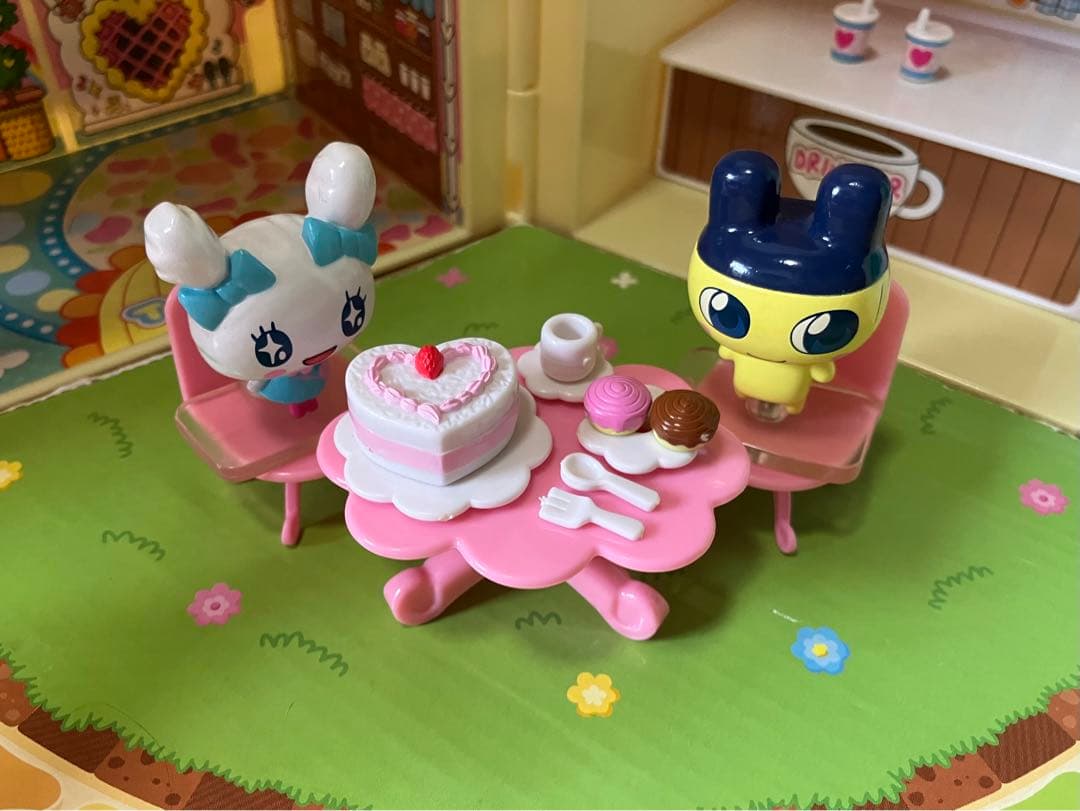 たまごっち たまカフェ みーんなたまとも！フィギュアセット - メルカリ