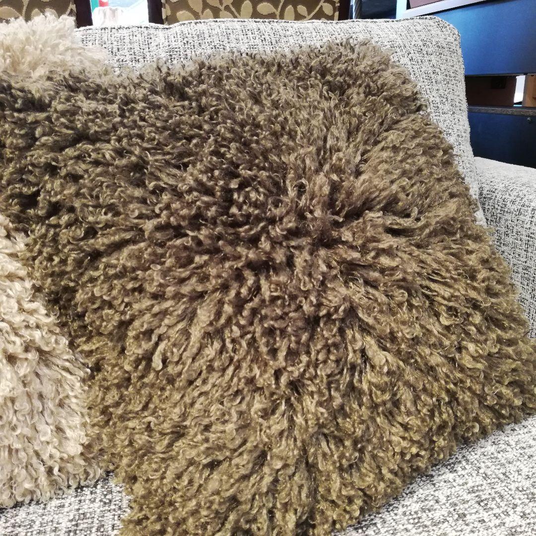 ◇美品　ドイツ製　Carma　クッション　ペア　シープ調　ブラウン