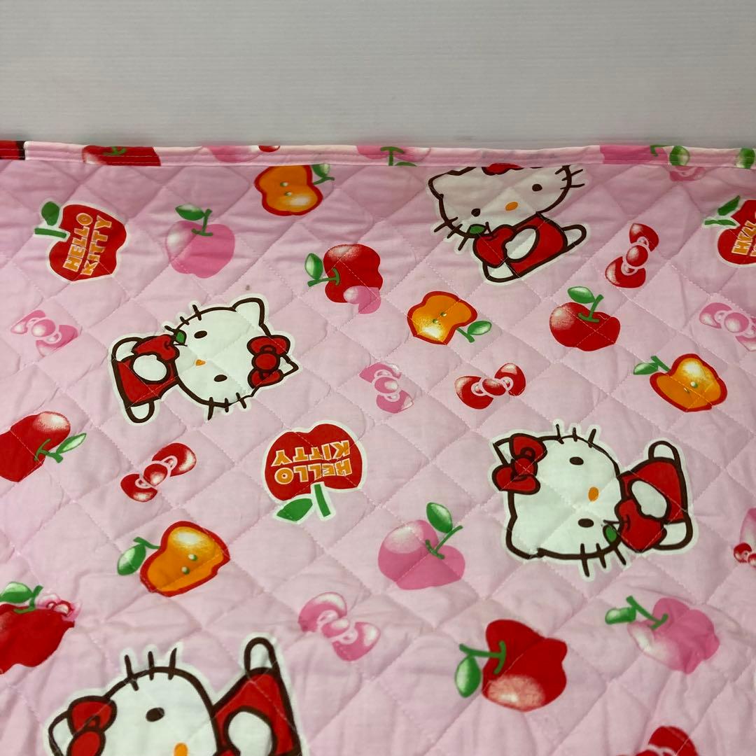 【2006年製】サンリオ　ハローキティ　敷きパッド　シーツ　リンゴ　アップル