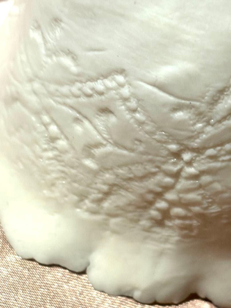 ヴァレリーカサド　繊細の極み　フレアとボタニカル意匠の美しい極薄器