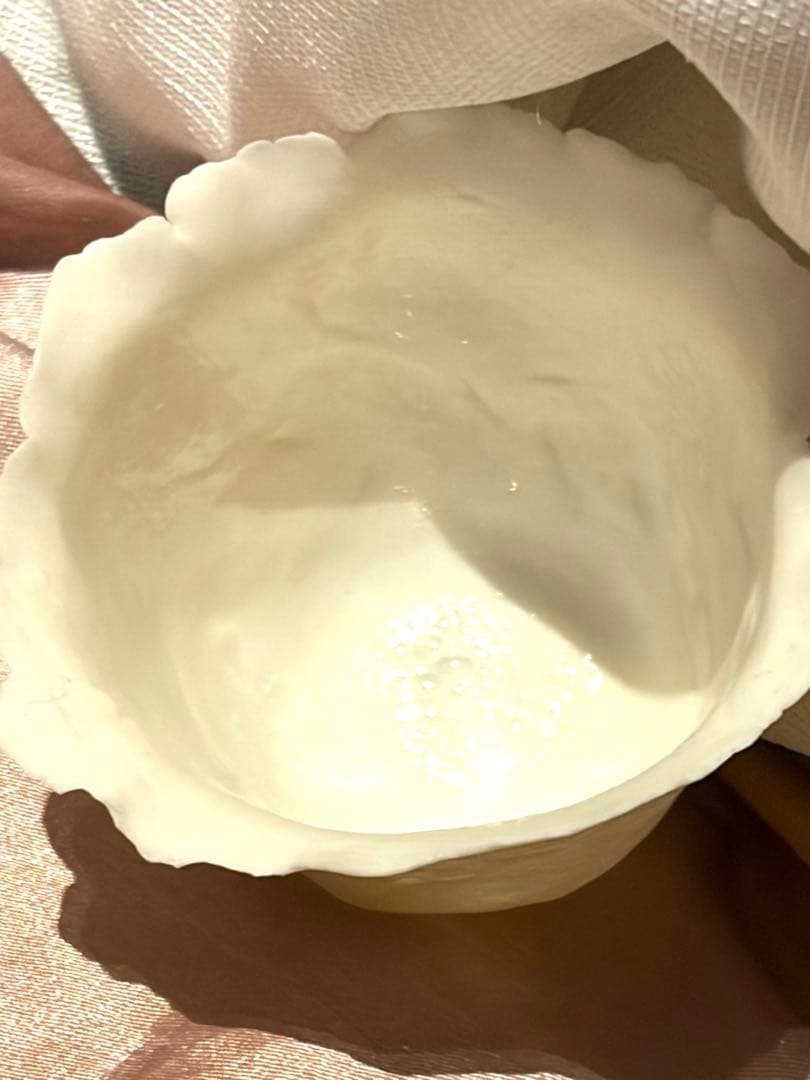 ヴァレリーカサド　繊細の極み　フレアとボタニカル意匠の美しい極薄器