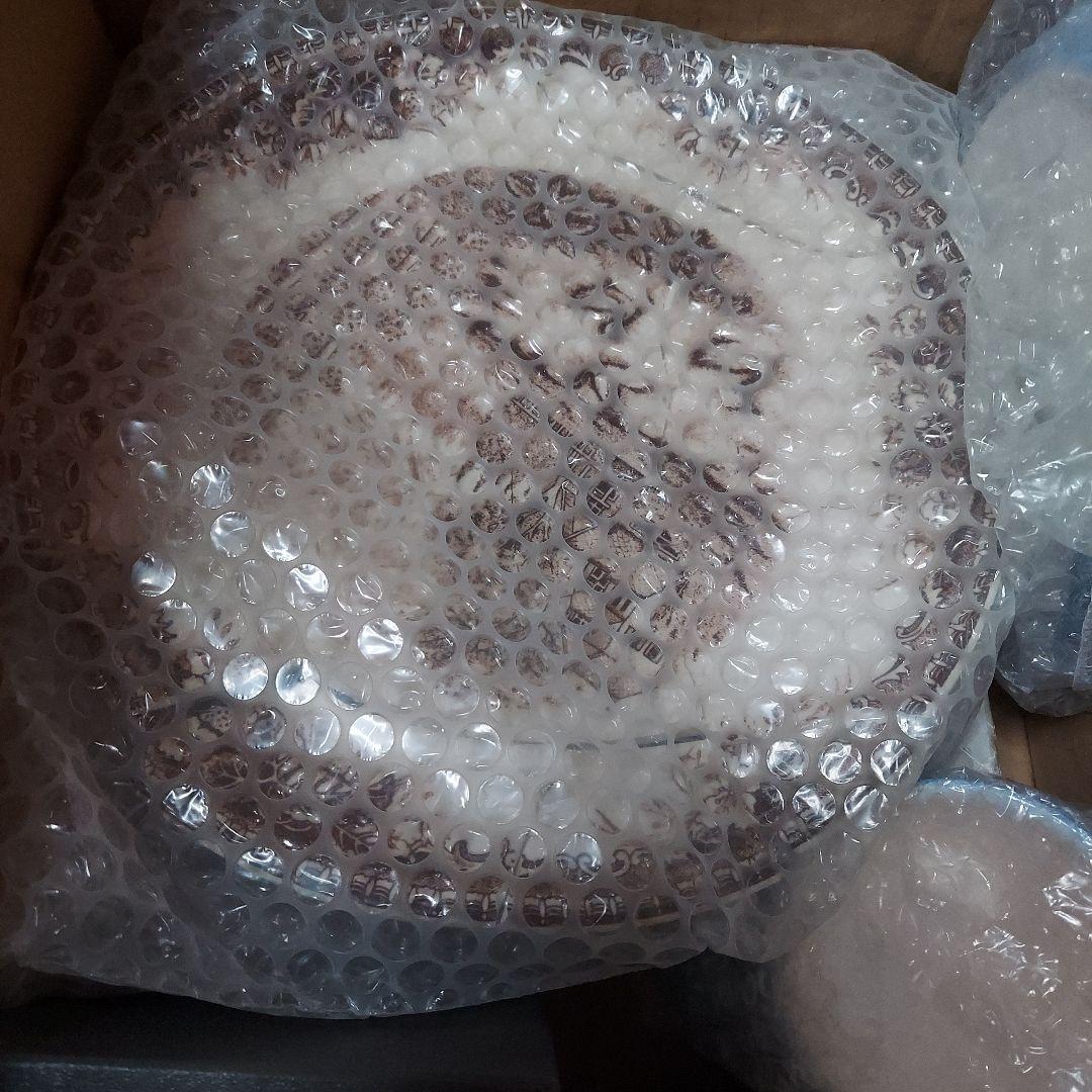 青い花柄の四角形陶器皿