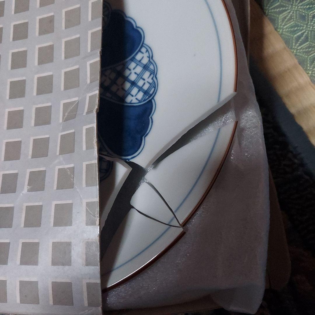 青い花柄の四角形陶器皿