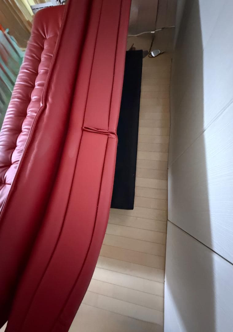 ［美品・送料込み］ニトリ ソファベッド Nシールド 赤