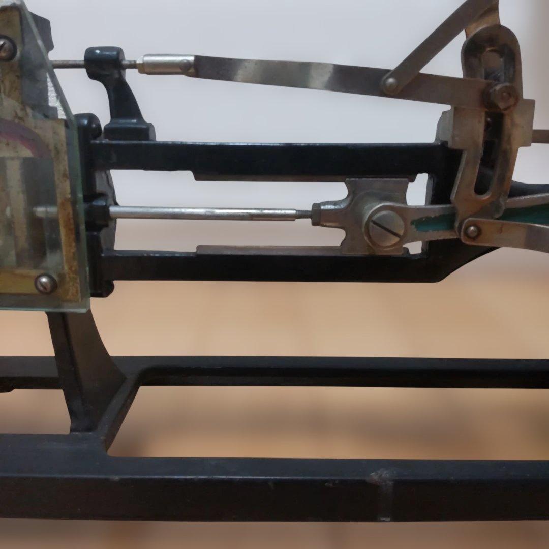 謎の金属製の品物①