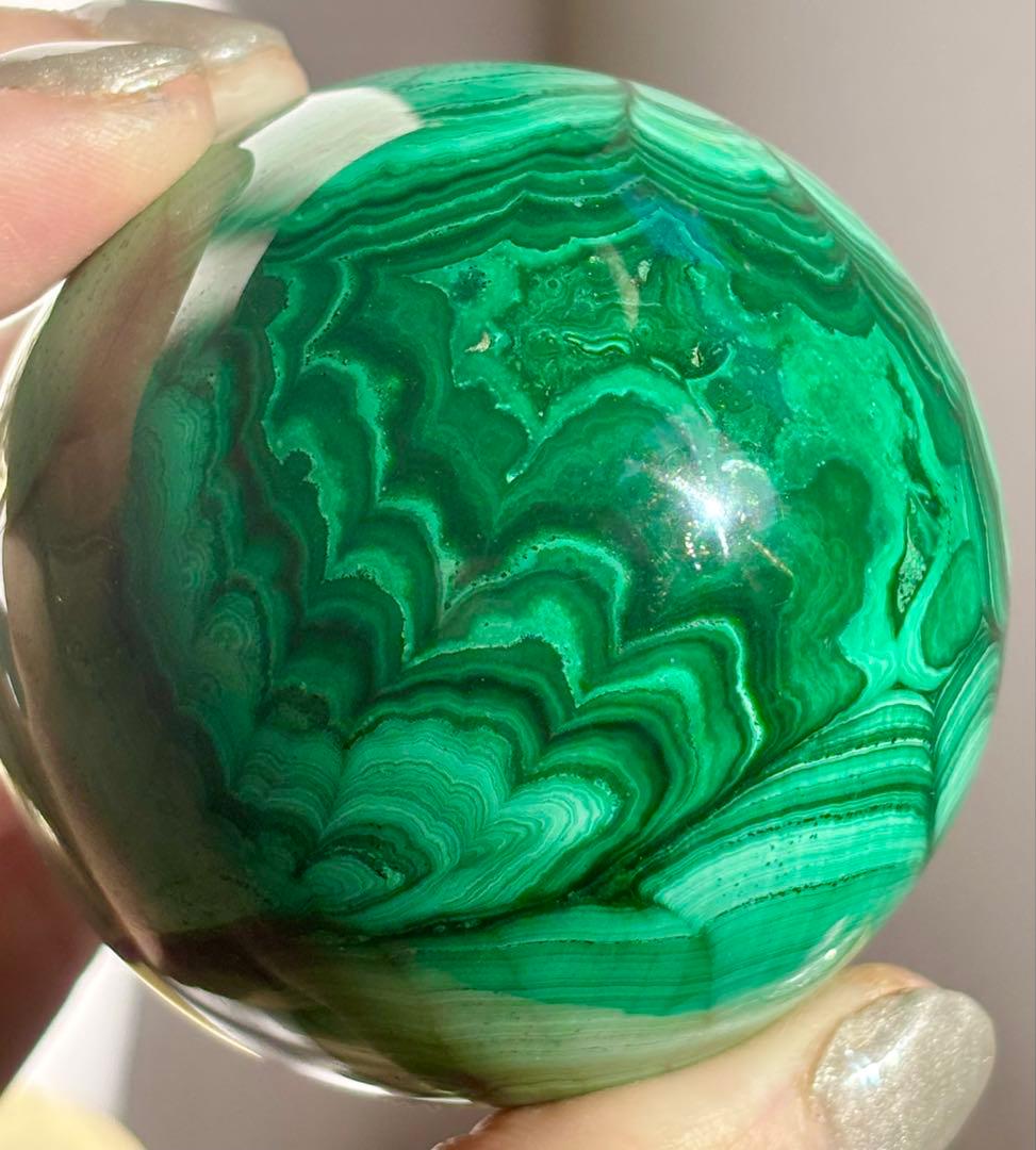 《絹層バンディング・コレクターズピース》　マラカイト　スフィア　丸玉　孔雀石