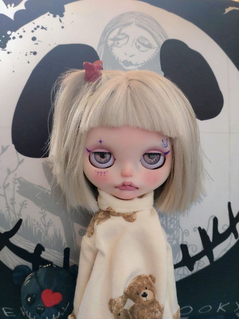 カスタムアイシードールバニラフェイスアウトフィット付き