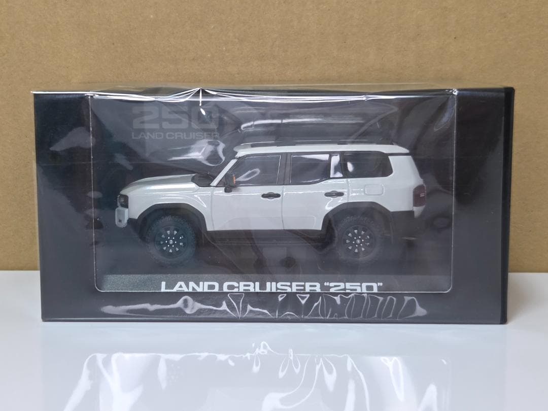 京商 1/43 ランドクルーザー250 ZX 03927PW ミニカー 特販仕様 - メルカリ