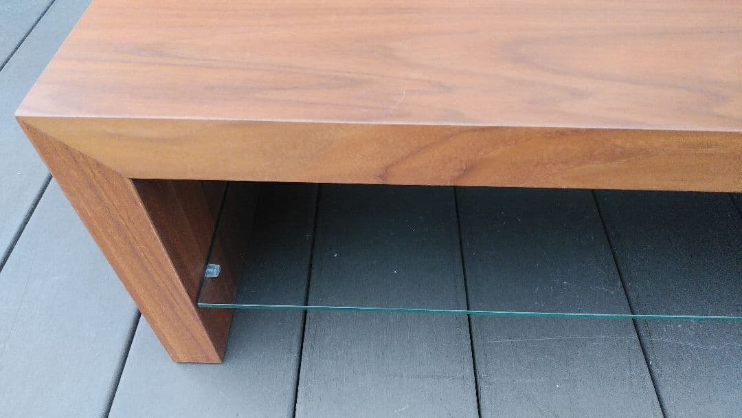 モダンデザイン センターテーブル ローテーブル　ガラス棚付き