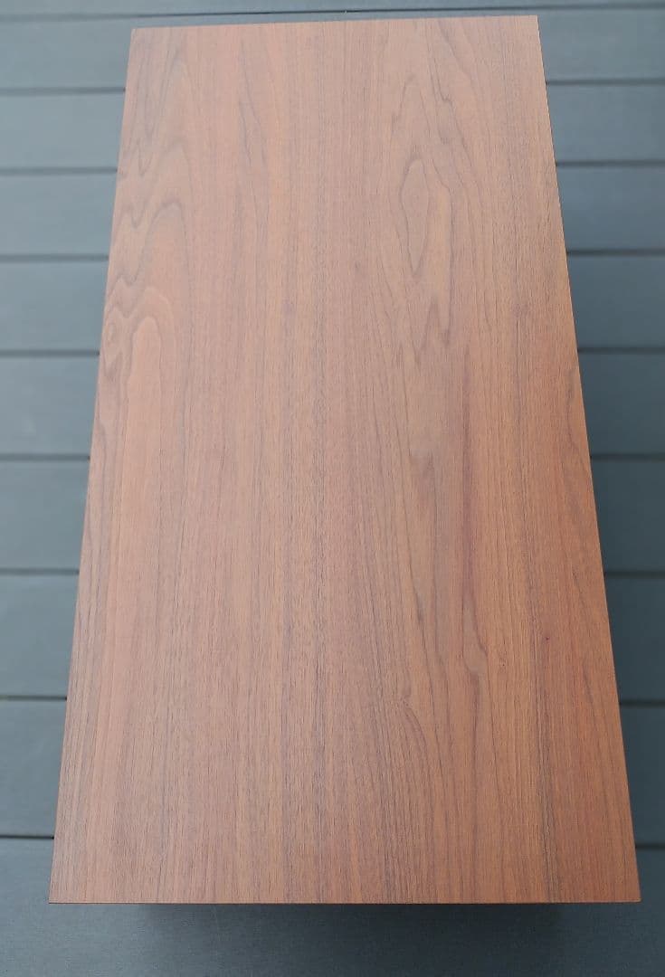 モダンデザイン センターテーブル ローテーブル　ガラス棚付き