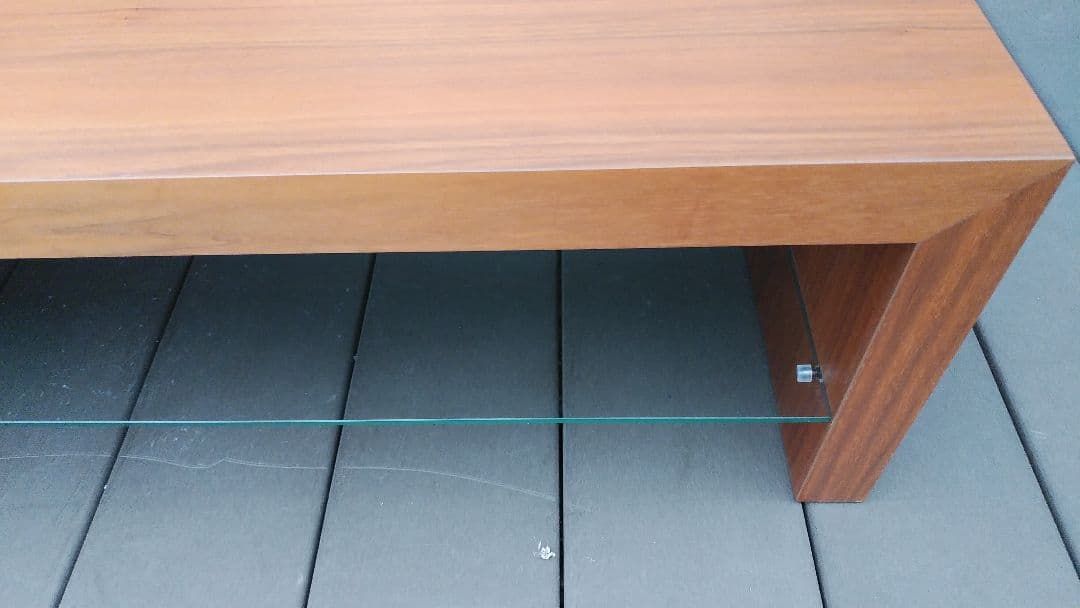 モダンデザイン センターテーブル ローテーブル　ガラス棚付き