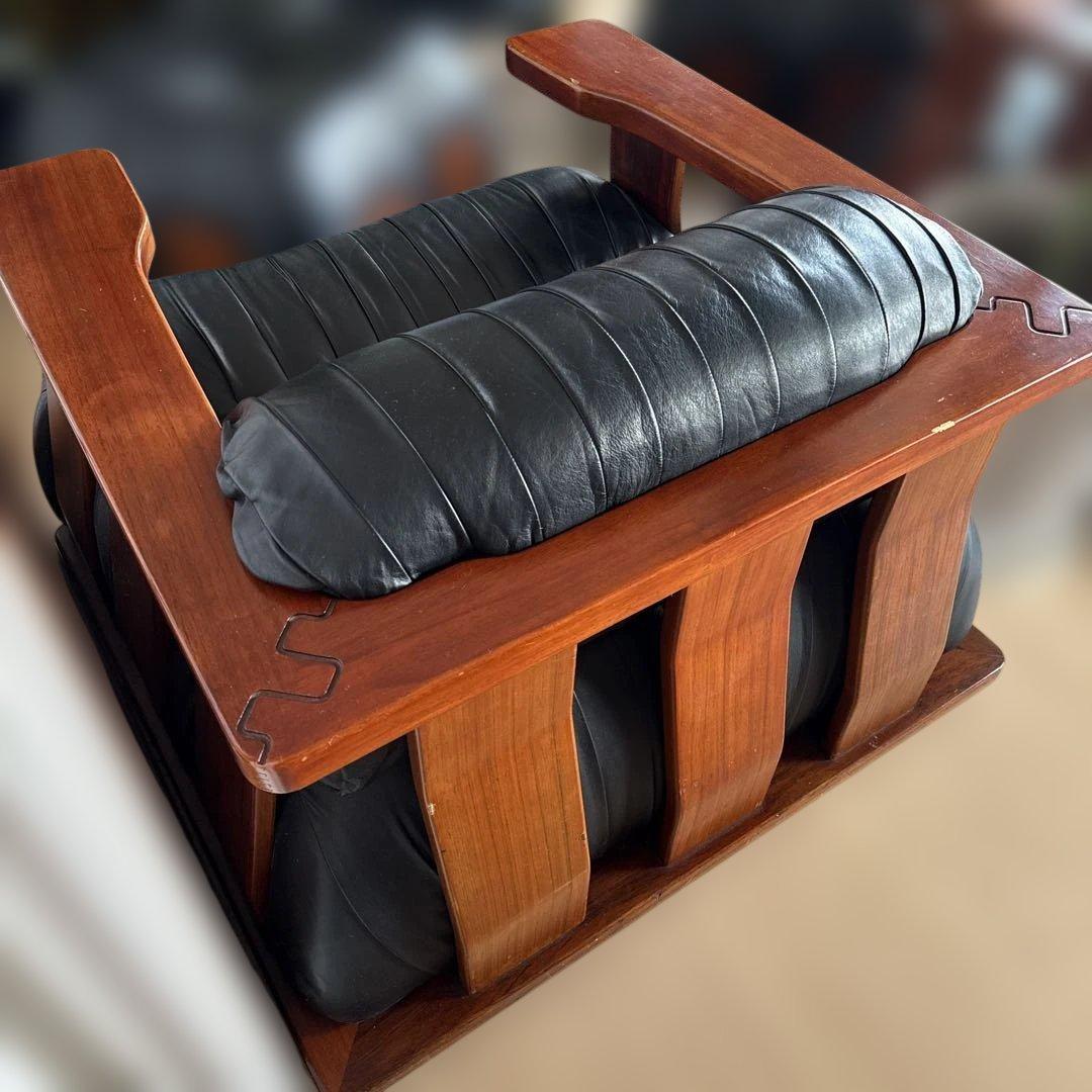 レア　Luciano Frigerio イタリア製　黒レザーアームチェア　1脚