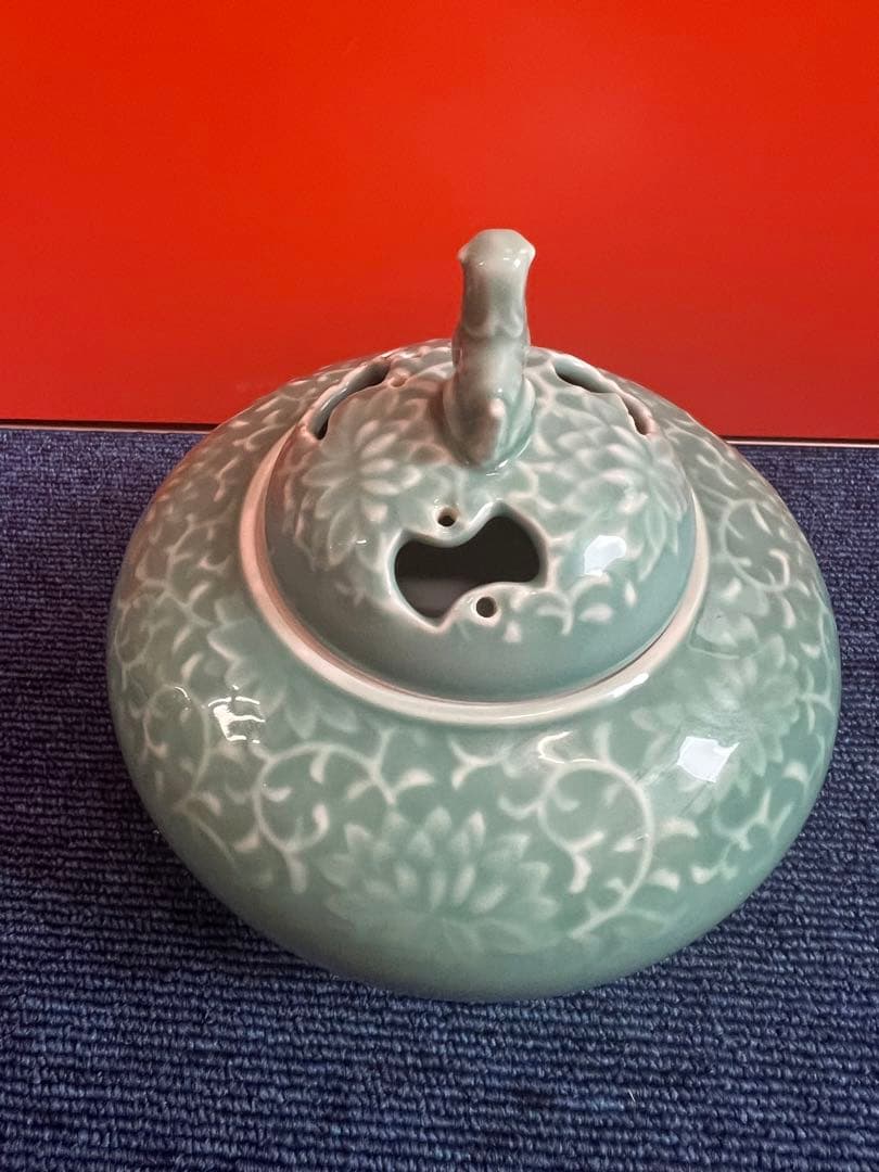 1147  深川製磁　青磁　狛犬摘まみ　香炉　未使用