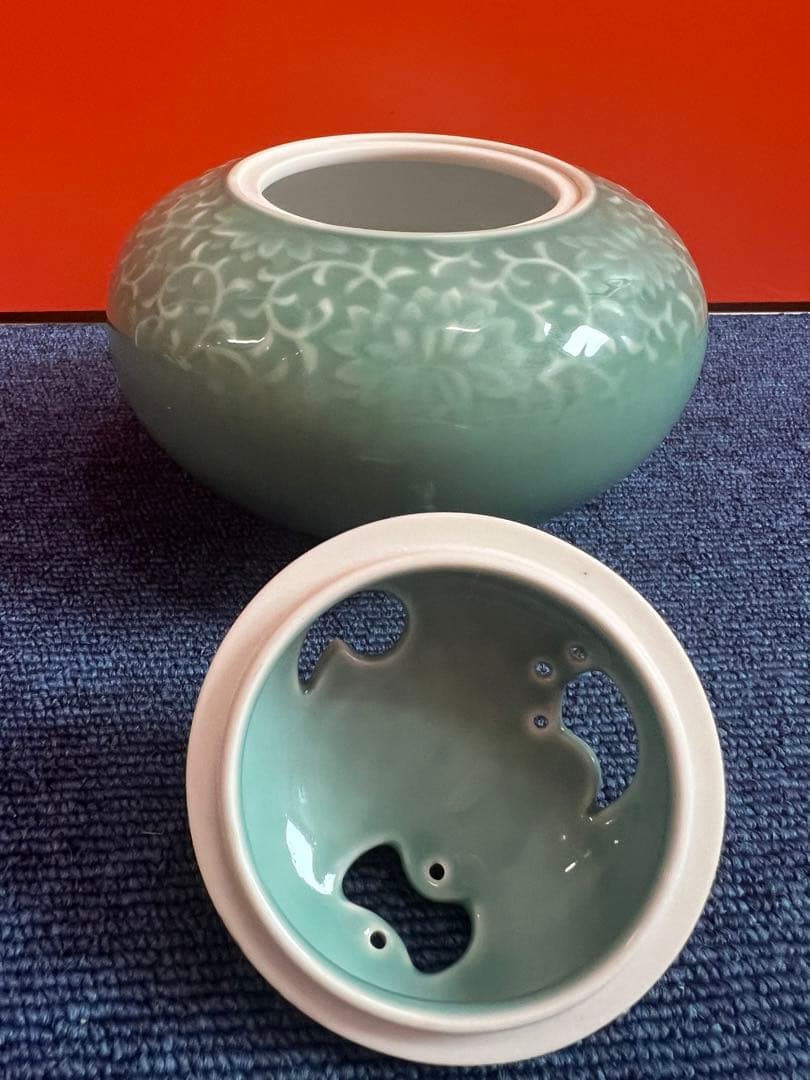 1147  深川製磁　青磁　狛犬摘まみ　香炉　未使用