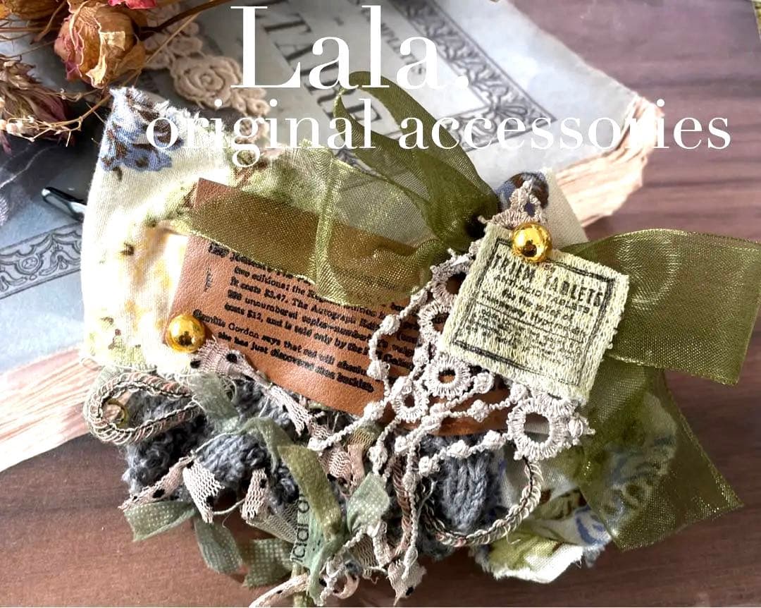 no.177 ハンドメイド　グリーンカラーのヴィンテージ風くちばしクリップ✩.＊ ヴィンテージブローチヘアピン／グリーンクリスタルブローチ（VBHP-001