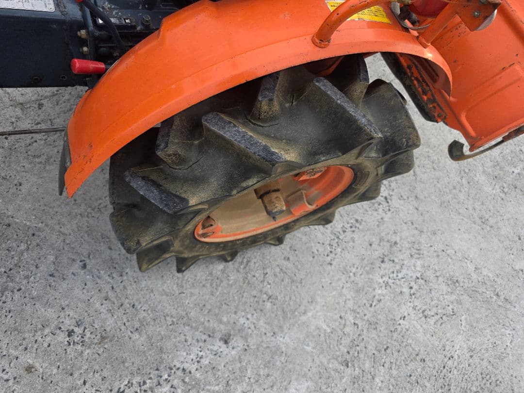 トラクター　クボタB5000　実働　四駆