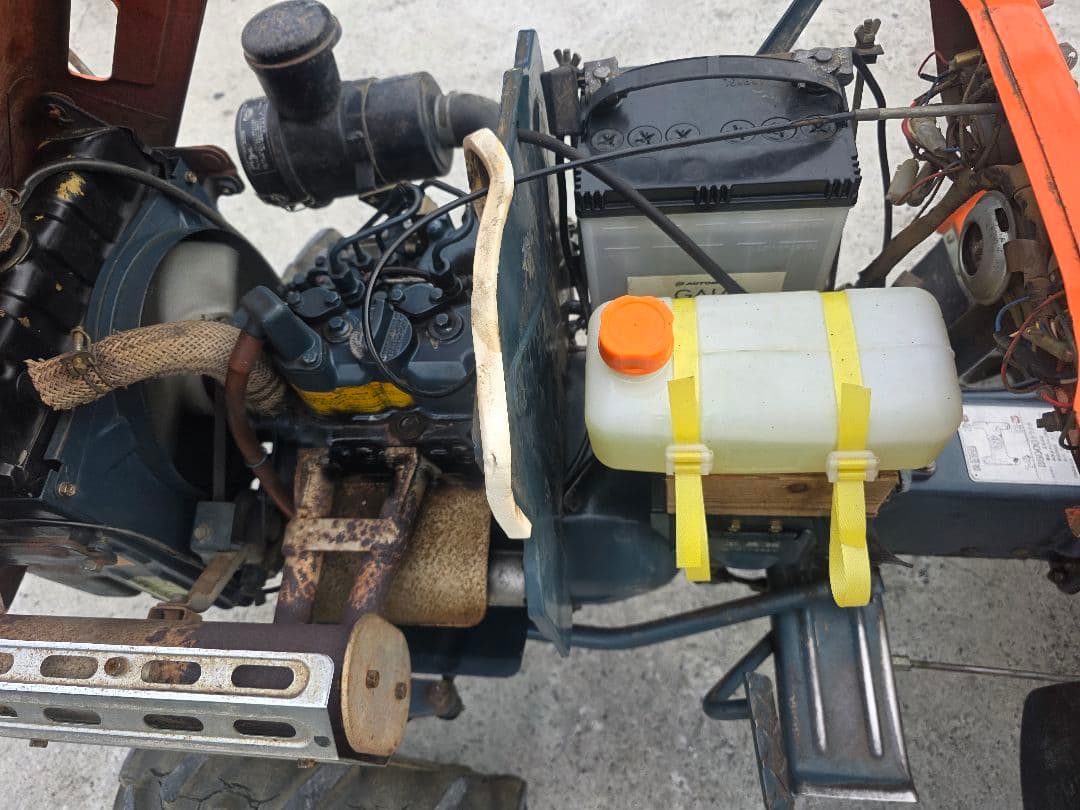 トラクター　クボタB5000　実働　四駆