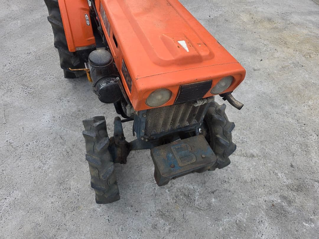 トラクター　クボタB5000　実働　四駆